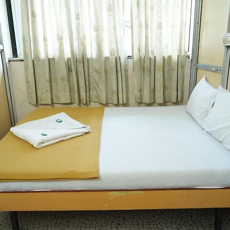 Sharda Residency Hotel Мумбай Екстериор снимка