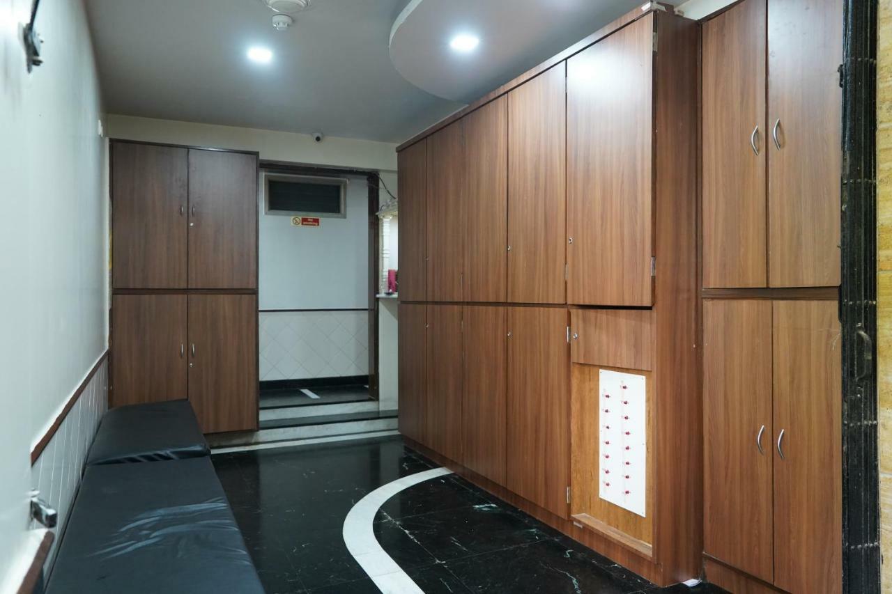 Sharda Residency Hotel Мумбай Екстериор снимка