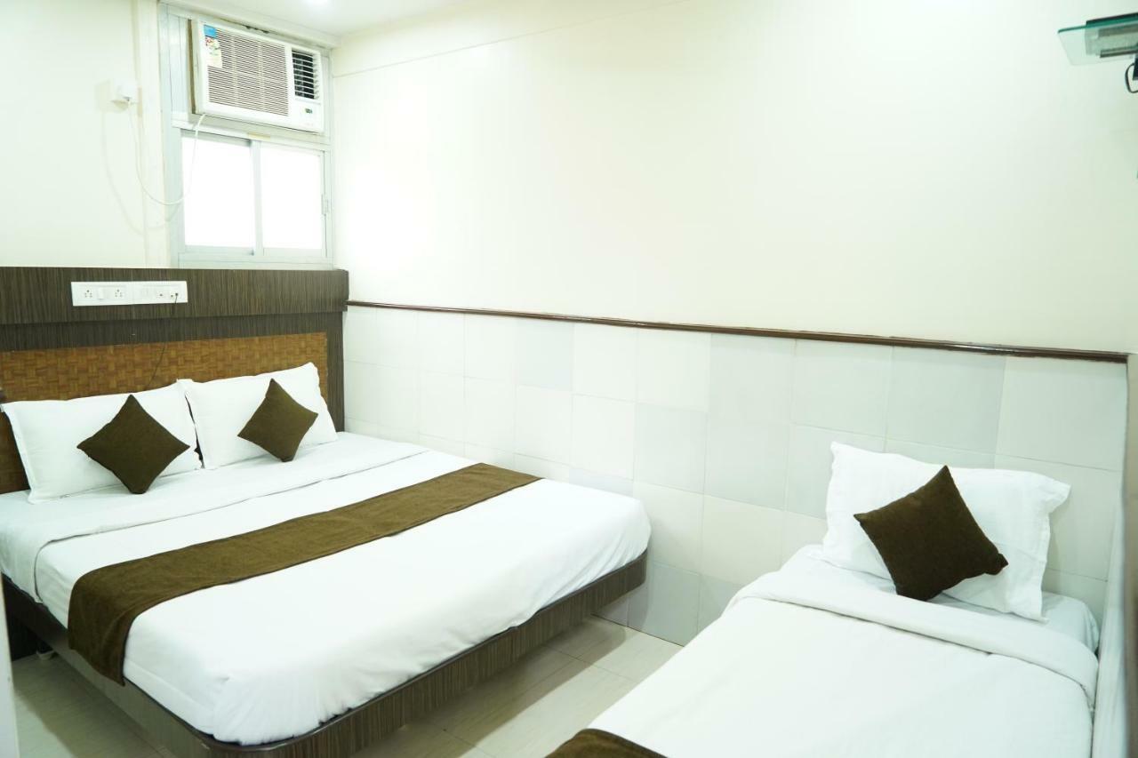 Sharda Residency Hotel Мумбай Екстериор снимка